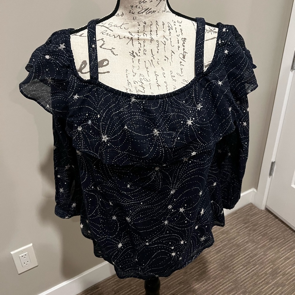 Super cute sparkle top